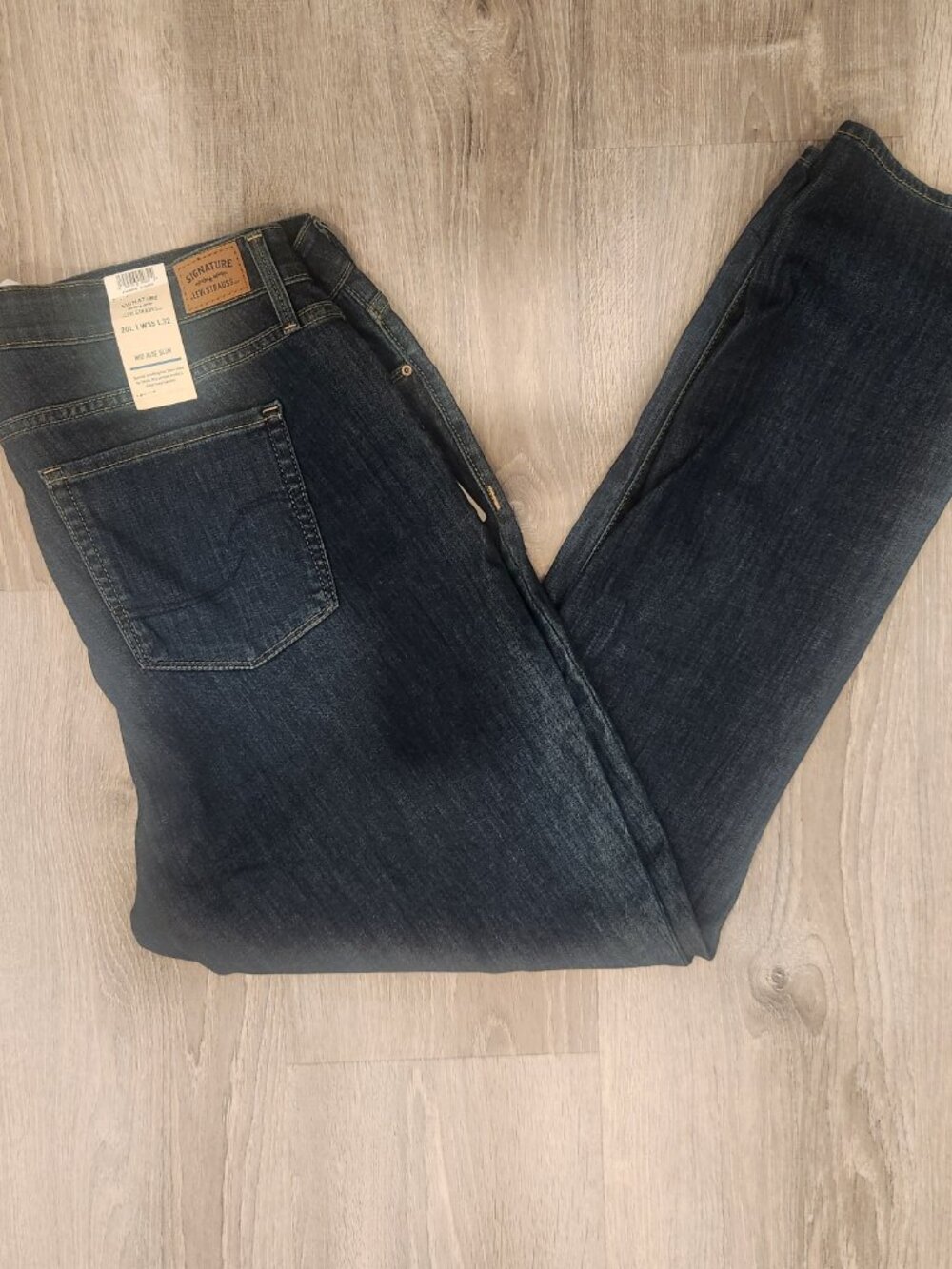 NWT Levi mid rise jeans, 20 / W35 L32